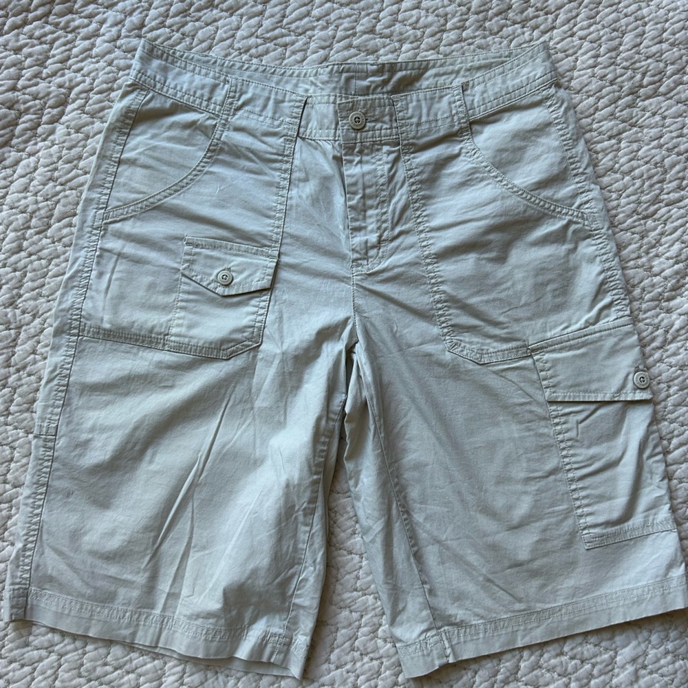 Columbia Women’s‎ Cargo Hiking Shorts Color Beige Size 6